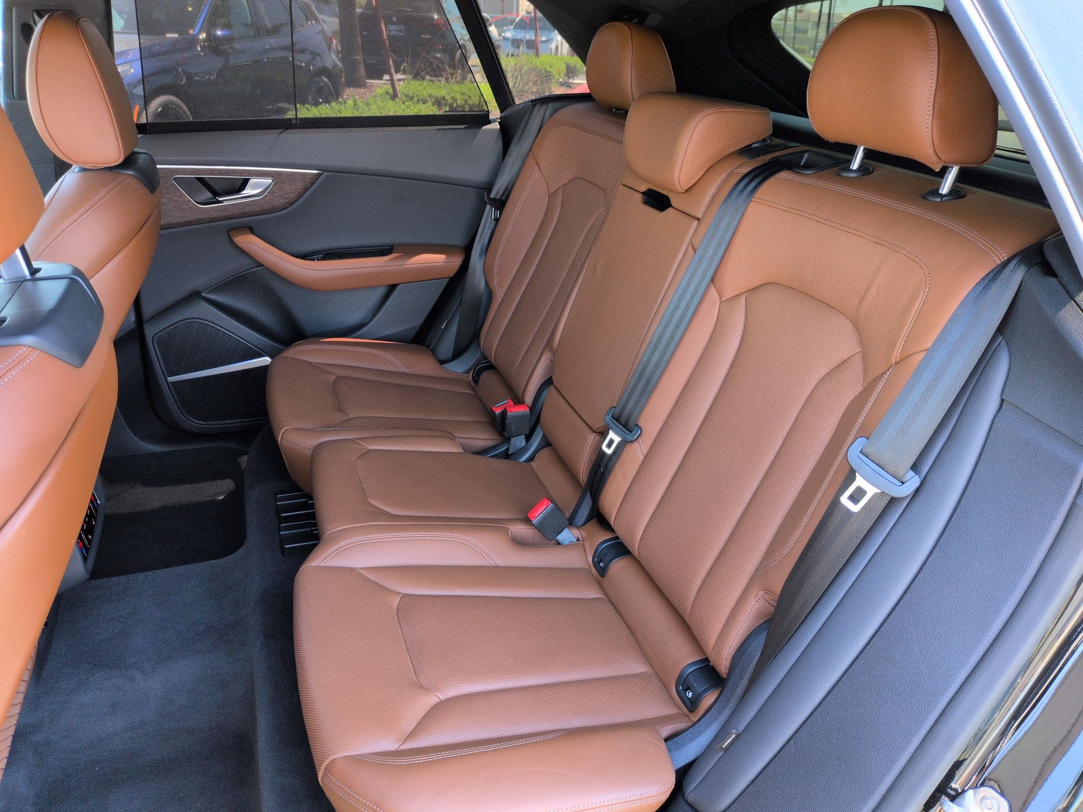 Used 2025 Audi Q8 Prestige image 31