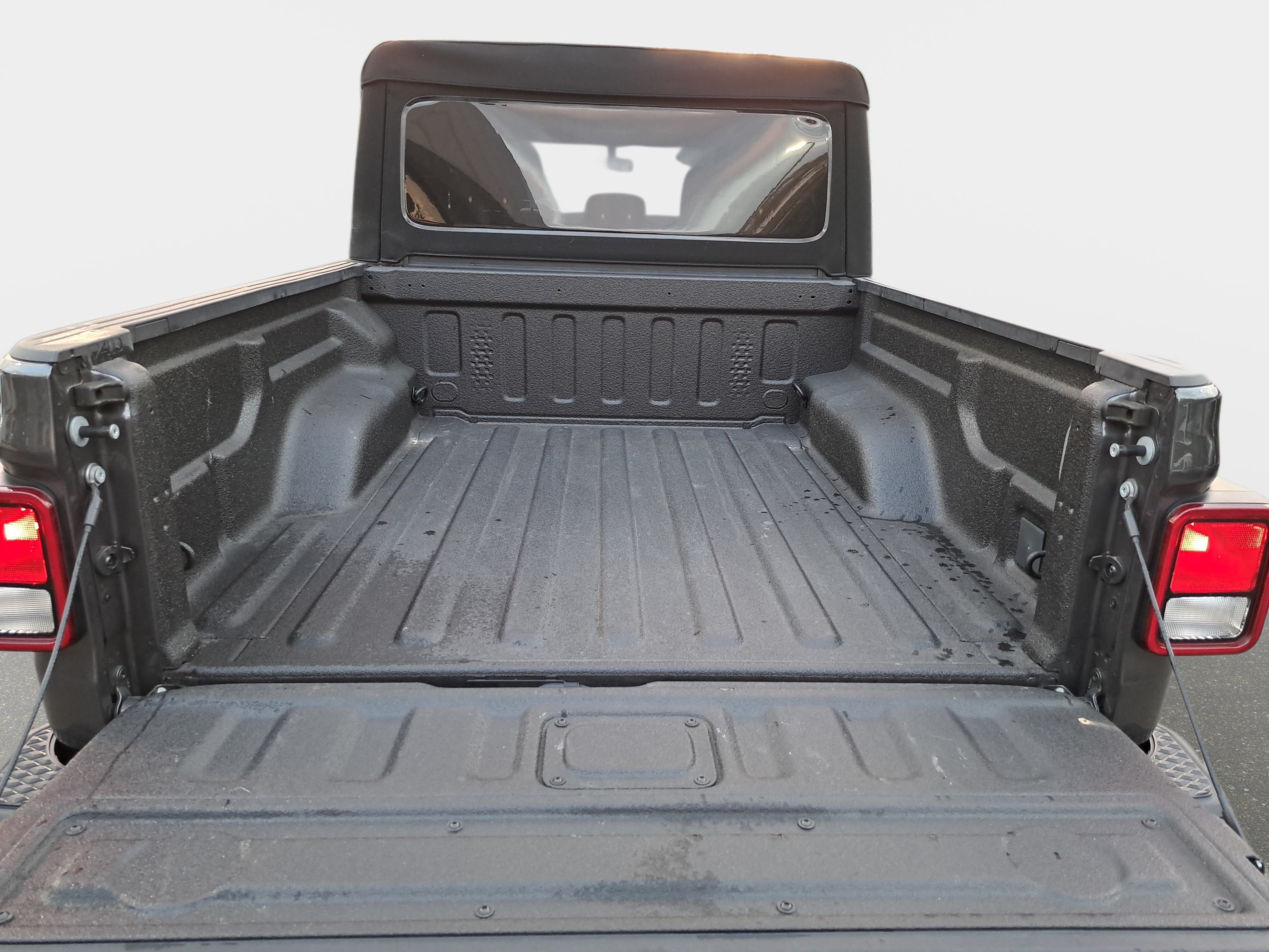 Used 2023 Jeep Gladiator Sport AWD/4WD image 13