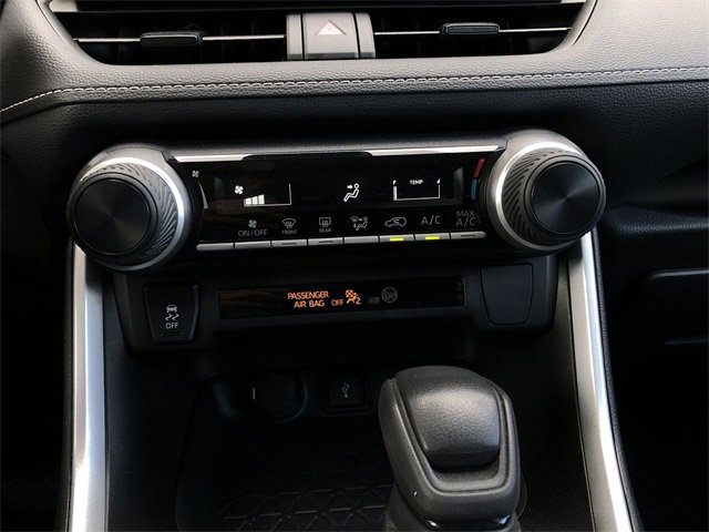 Used 2022 Toyota RAV4 LE image 19