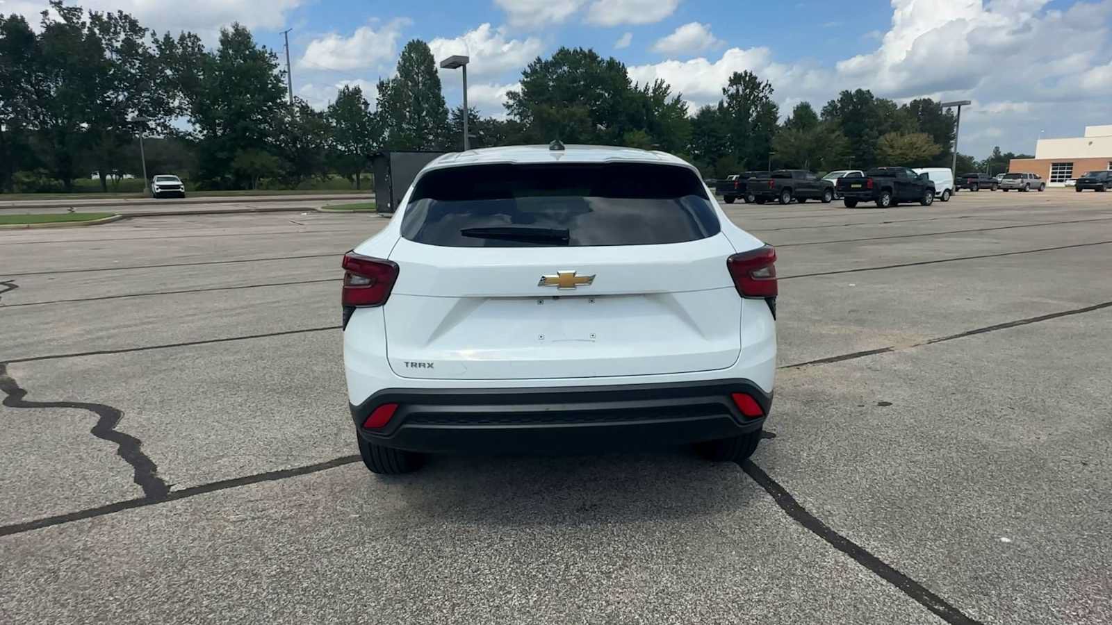 Used 2024 Chevrolet Trax LS w/ LS Convenience Package FWD image 7