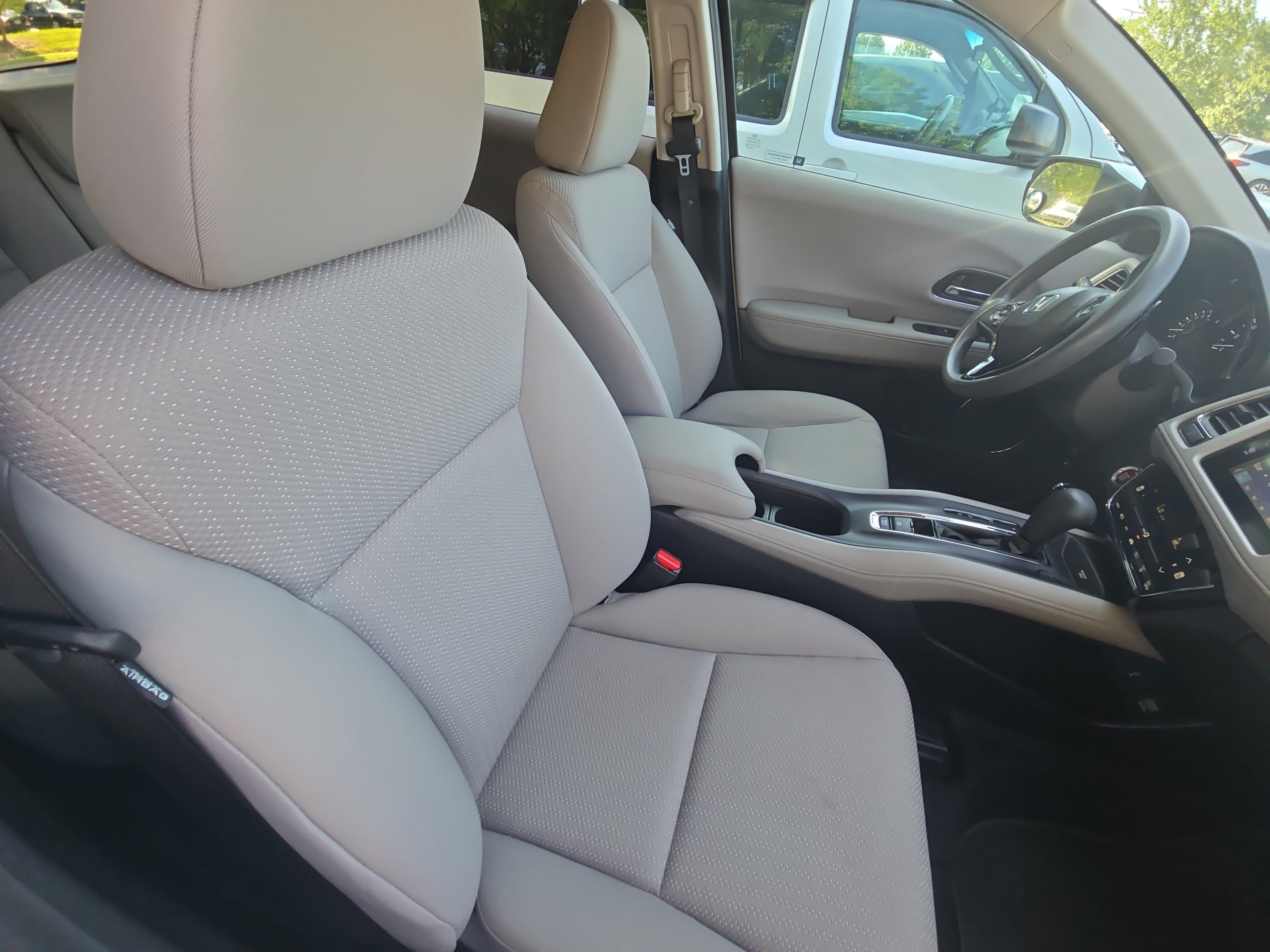 Used 2017 Honda HR-V EX image 10