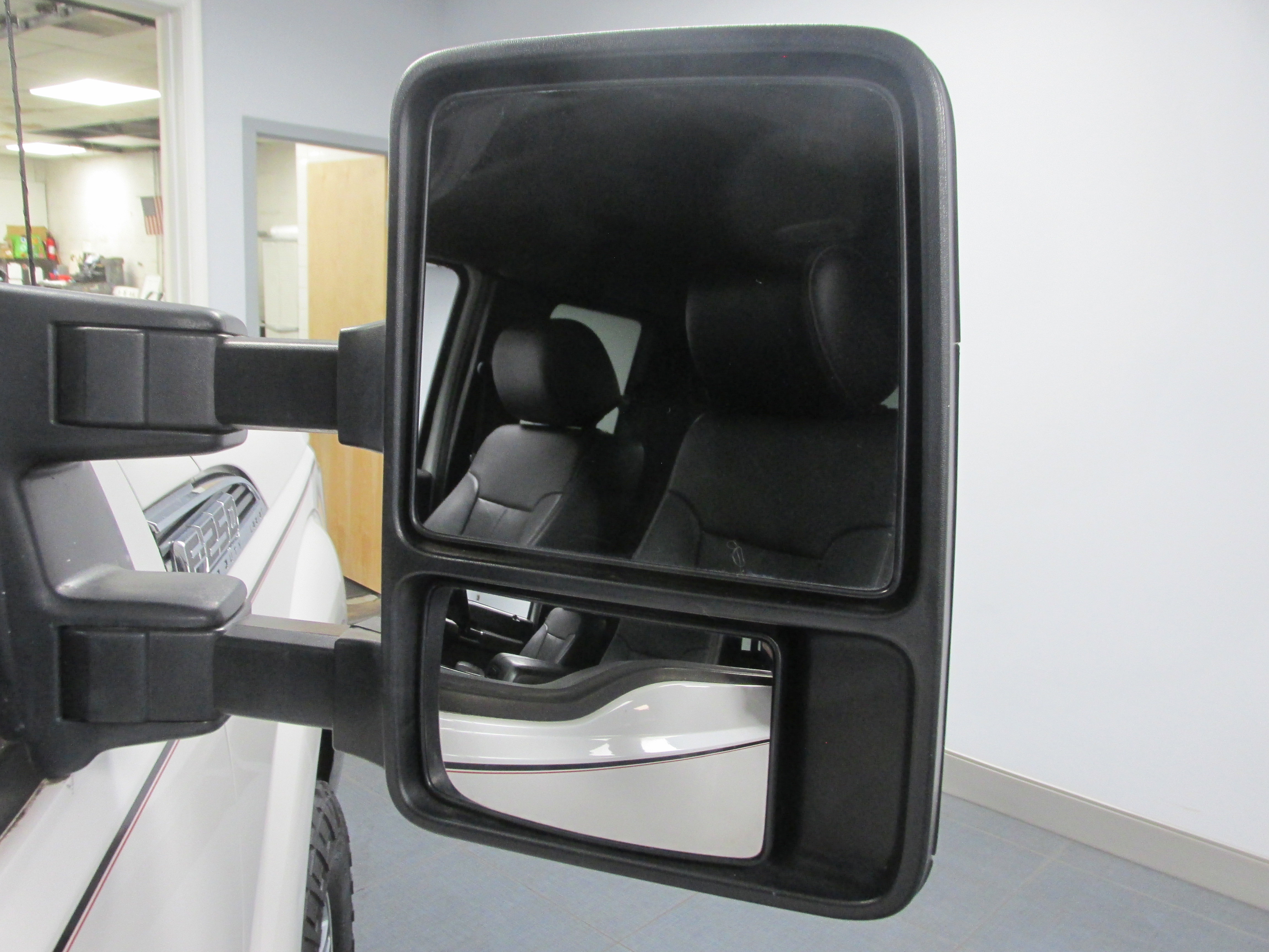 Used 2016 Ford F250 Lariat w/ Chrome Package image 19