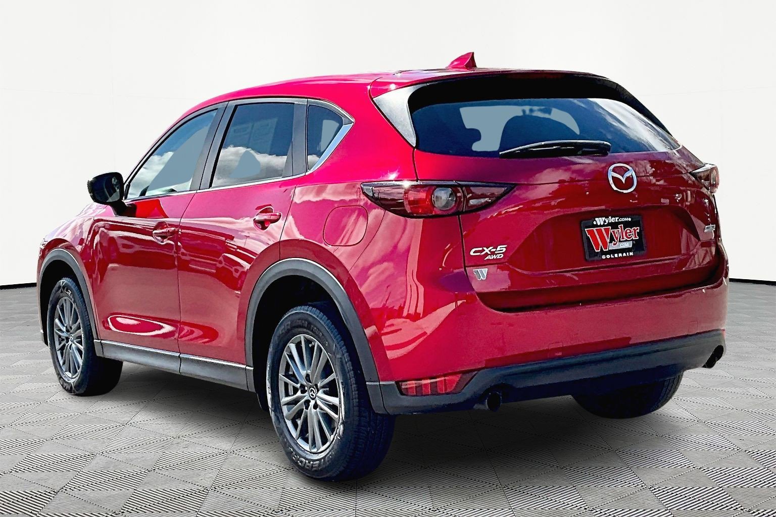Used 2017 MAZDA CX-5 Touring w/ Preferred Equipment Package image 4