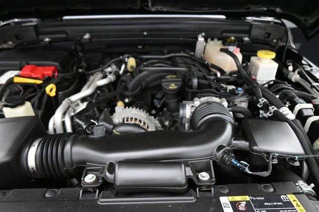 Used 2022 Jeep Gladiator Rubicon w/ Dual Top Group AWD/4WD image 26