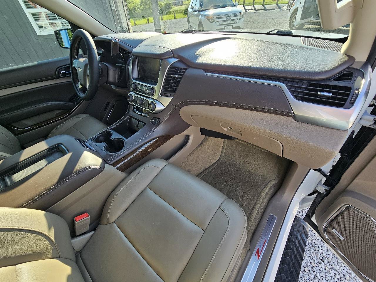 Used 2018 Chevrolet Tahoe LT w/ Luxury Package AWD/4WD image 40