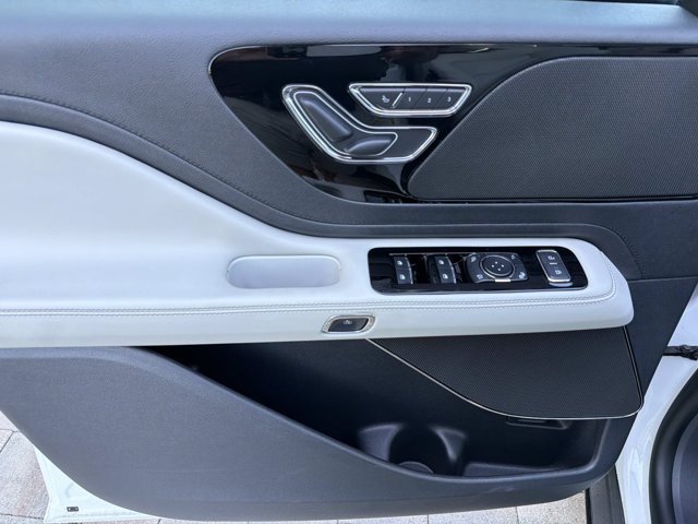 New 2026 Lincoln Aviator 2WD image 9