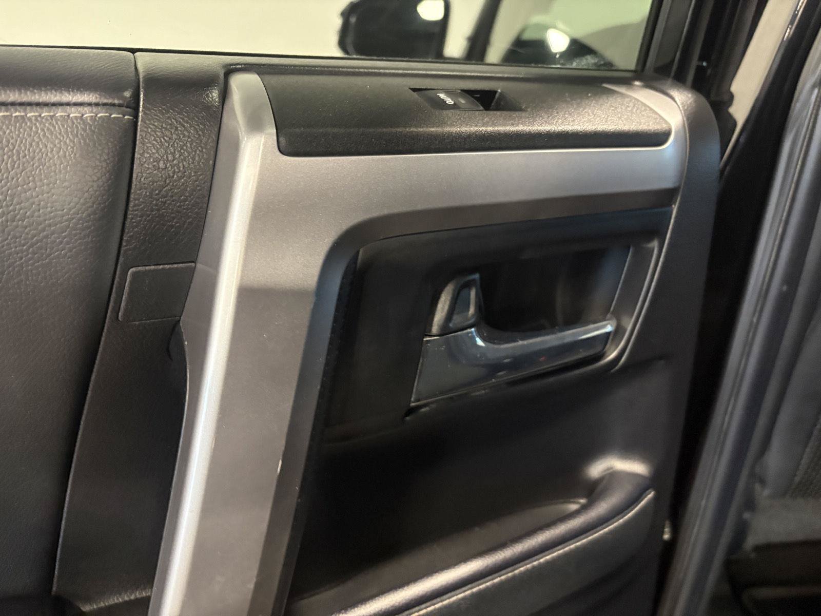 Used 2021 Toyota 4Runner SR5 Premium w/ Moonroof Package AWD/4WD image 31