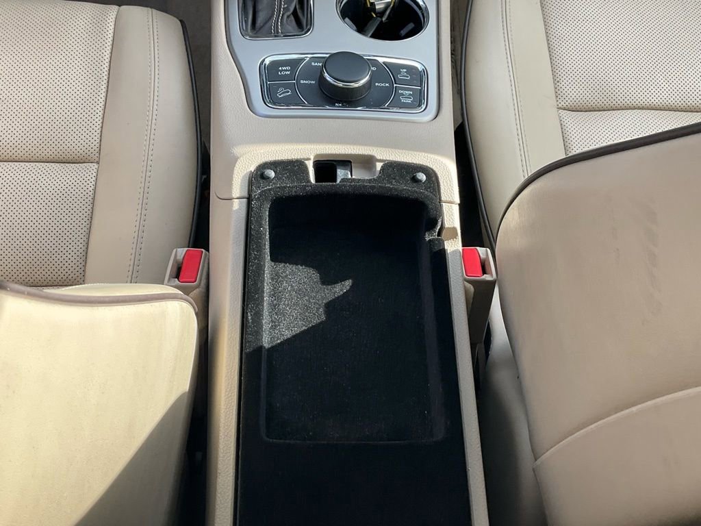 Used 2016 Jeep Grand Cherokee Overland image 44