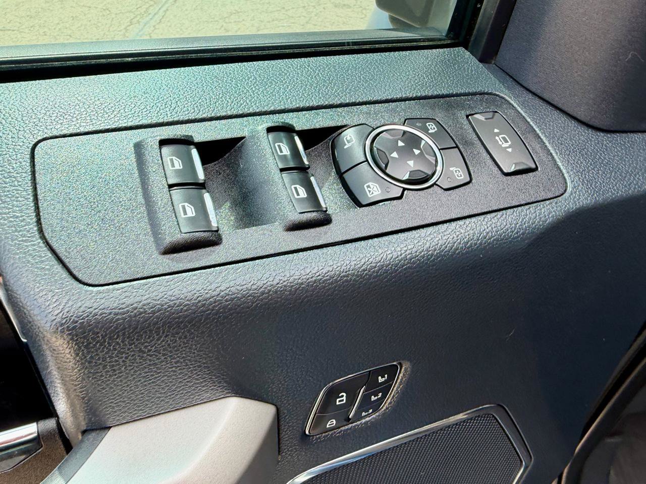 Used 2022 Ford F350 Lariat w/ Lariat Ultimate Package AWD/4WD image 20