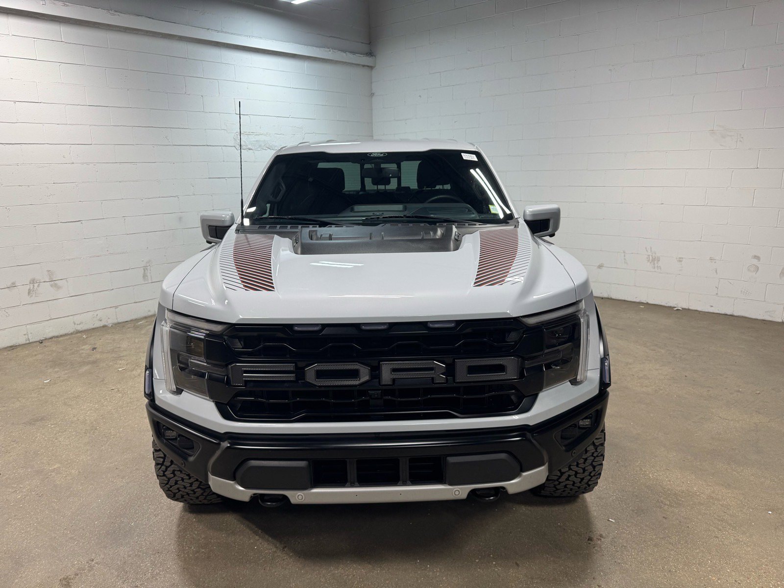Used 2025 Ford F150 Raptor AWD/4WD image 3