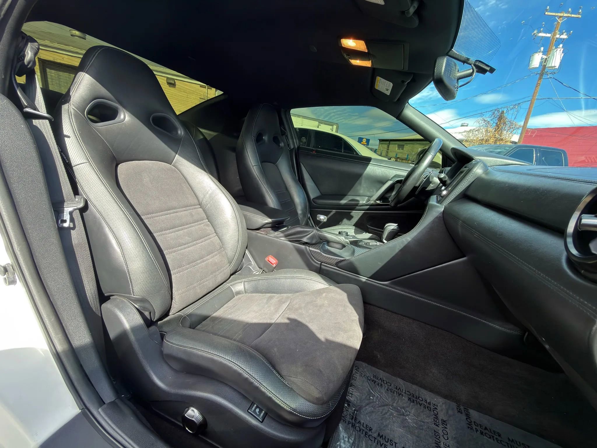 Used 2020 Nissan GT-R Premium w/ Premium Interior Package image 8