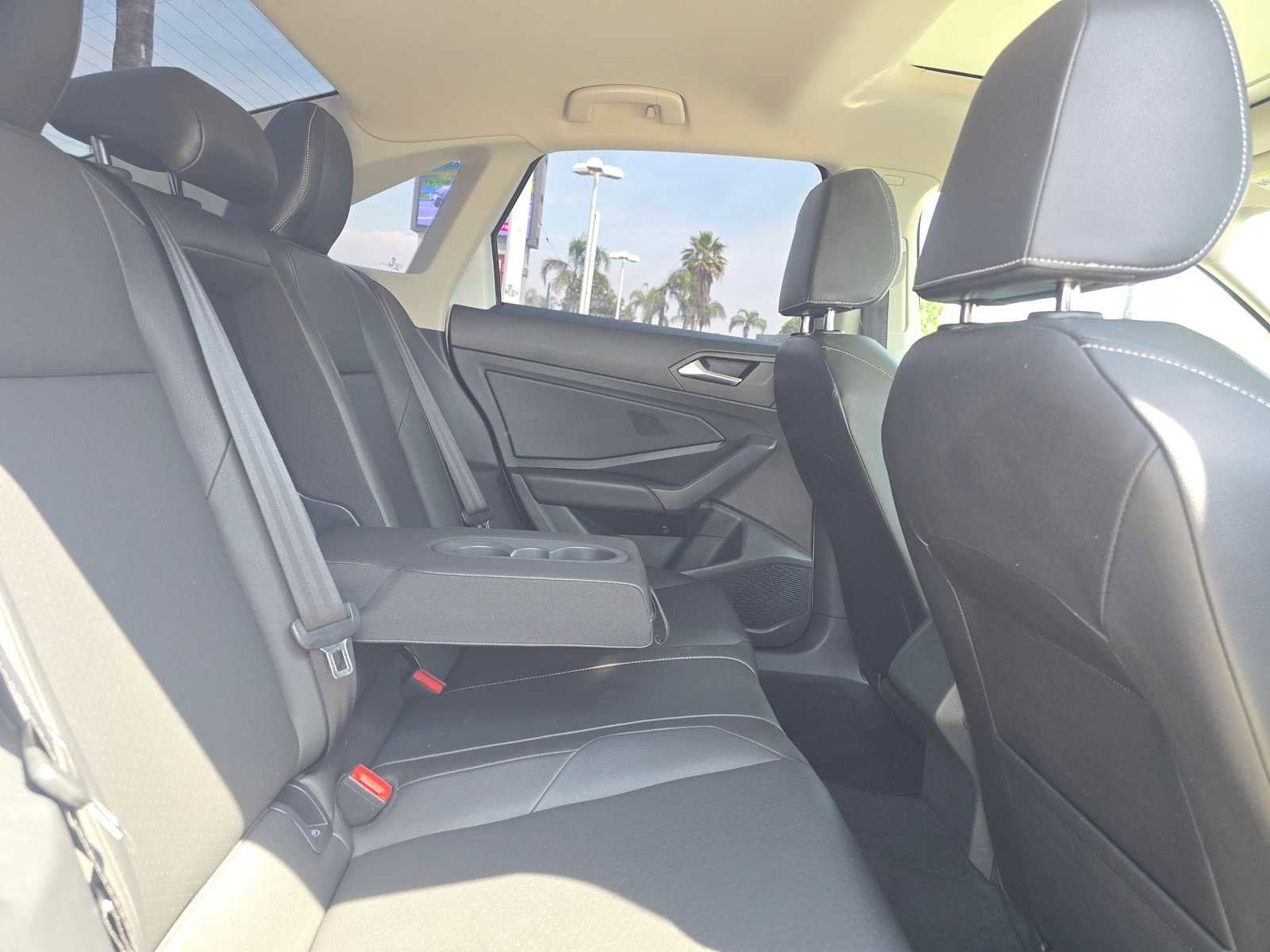 Used 2019 Volkswagen Jetta SE image 12