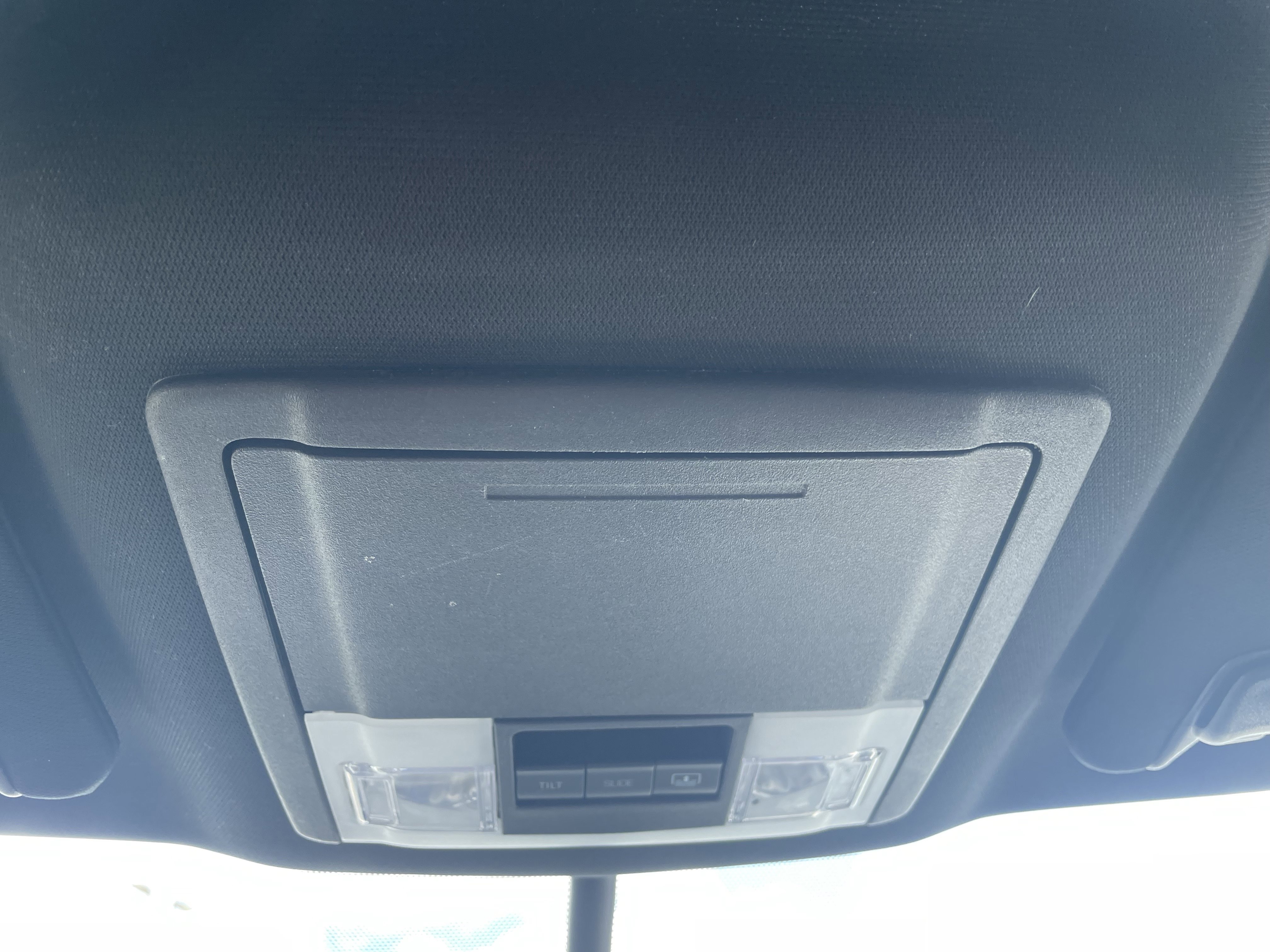 Used 2016 Ford Explorer XLT w/ Equipment Group 202A image 26