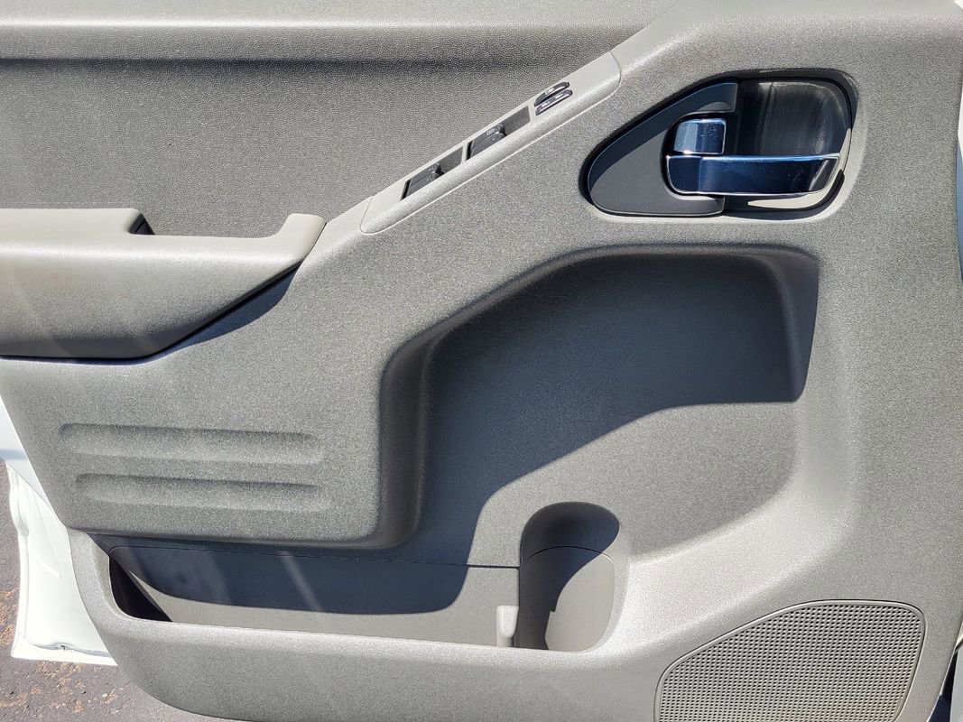 Used 2020 Nissan Frontier SV w/ Midnight Edition Floor Mats image 10