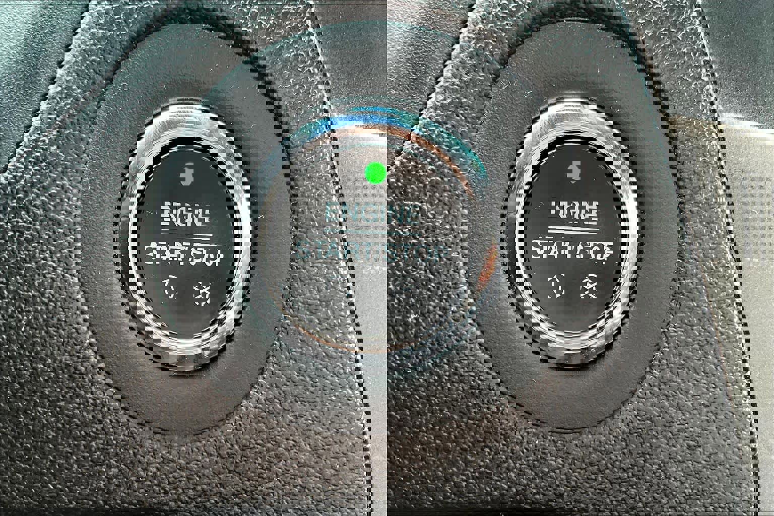 Used 2016 Ford Explorer XLT w/ Equipment Group 202A FWD image 32