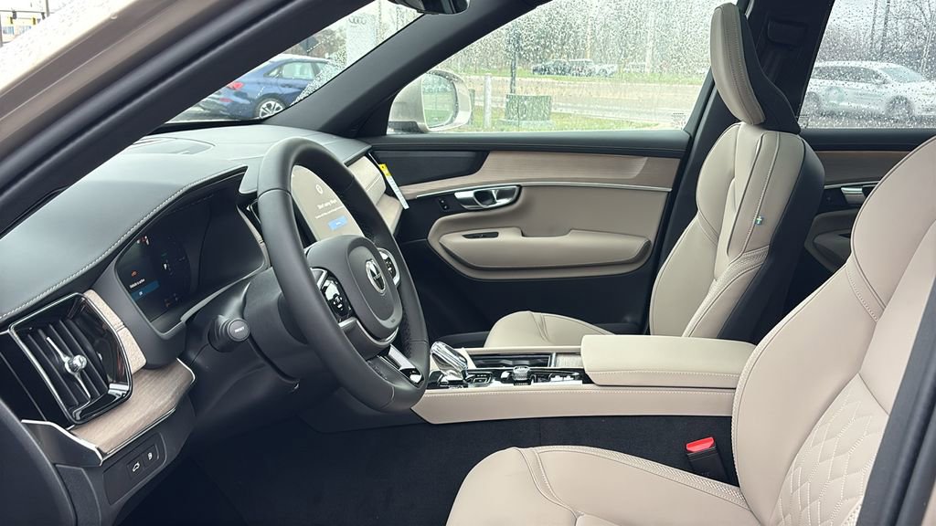 New 2026 Volvo XC90 T8 Plus image 25