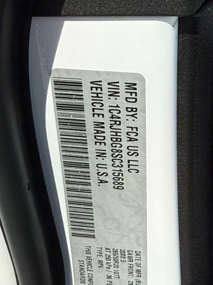 New 2025 Jeep Grand Cherokee Limited w/ Trailer Tow Package AWD/4WD image 33
