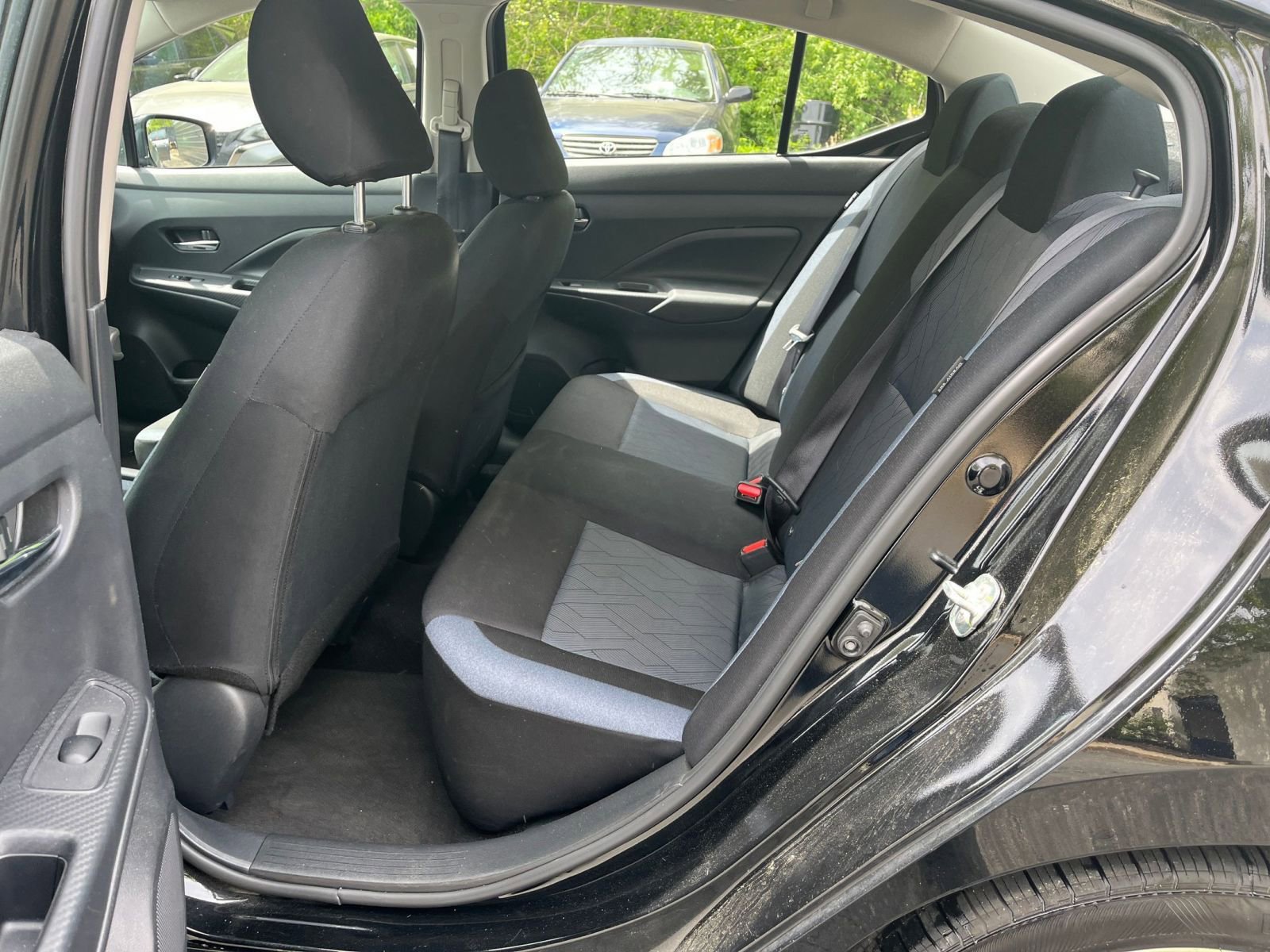 Used 2025 Nissan Versa SV image 21