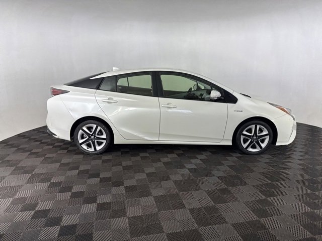 Used 2017 Toyota Prius Three Touring image 4