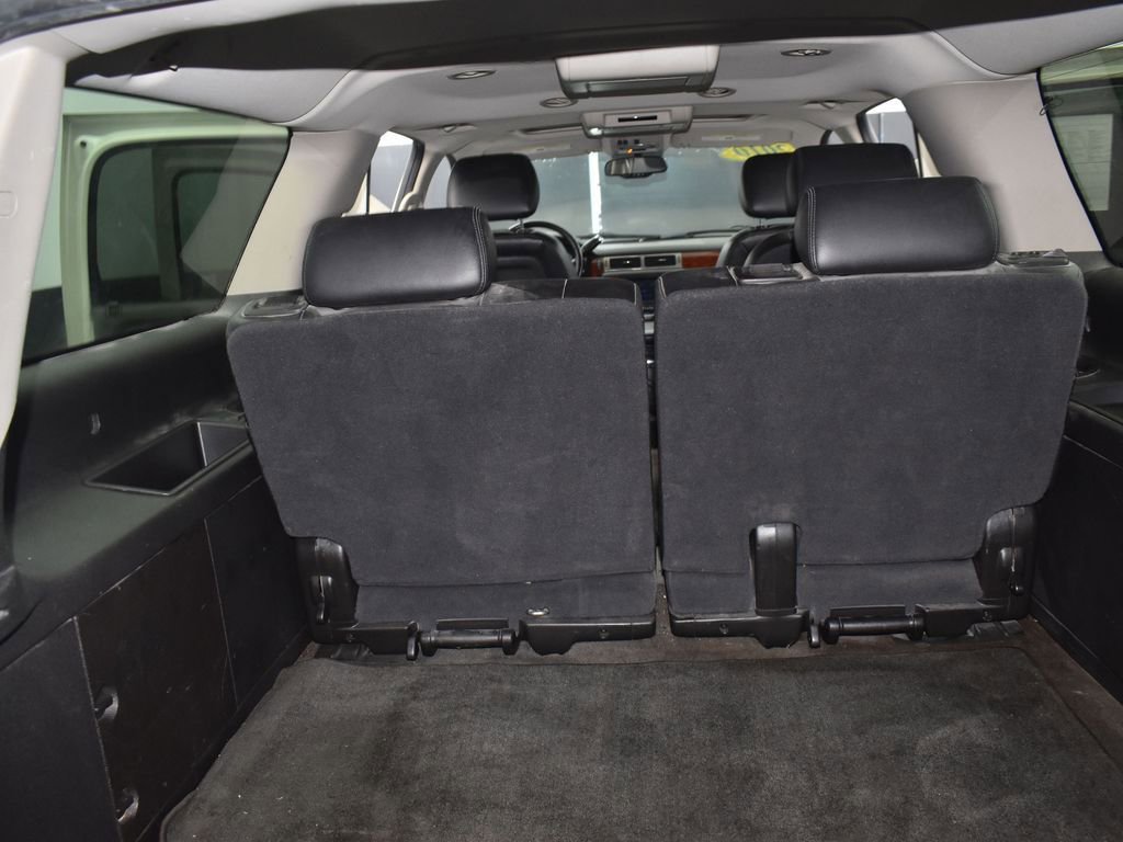 Used 2010 Chevrolet Suburban LTZ image 29