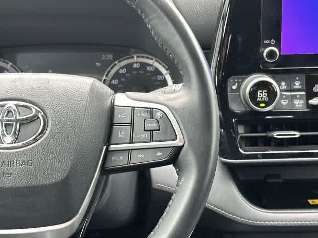 Used 2023 Toyota Highlander XSE FWD image 10