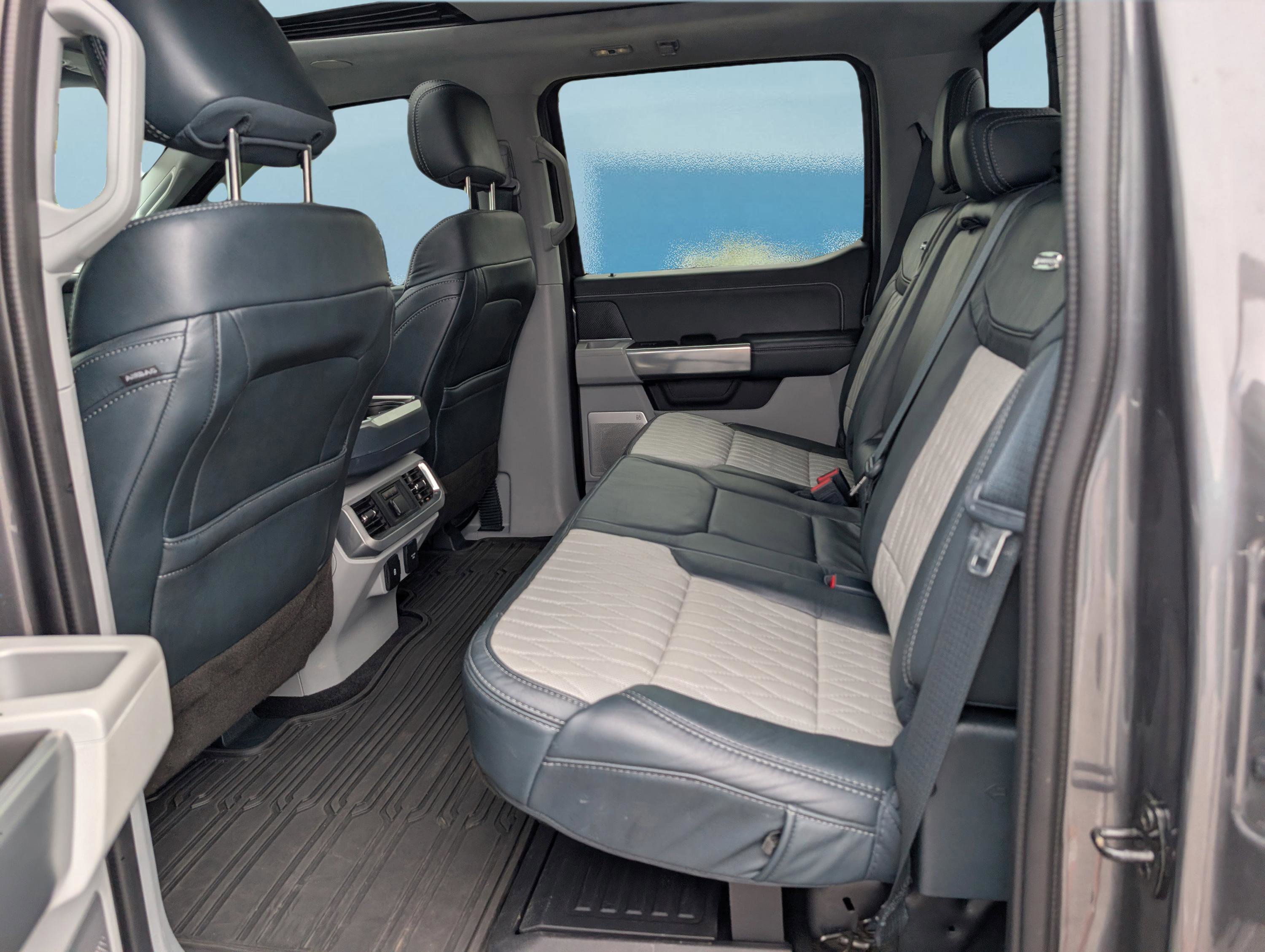 Used 2023 Ford F150 Limited image 14