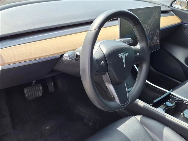 Used 2020 Tesla Model 3 Standard Range Plus RWD image 9