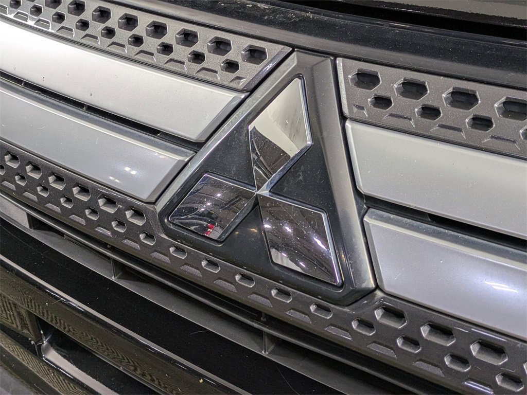 Used 2019 Mitsubishi Outlander ES image 9