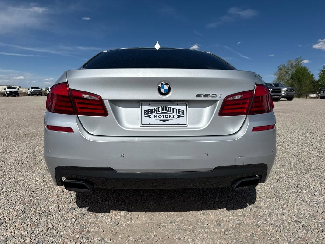 Used 2012 BMW 550i xDrive Sedan image 9