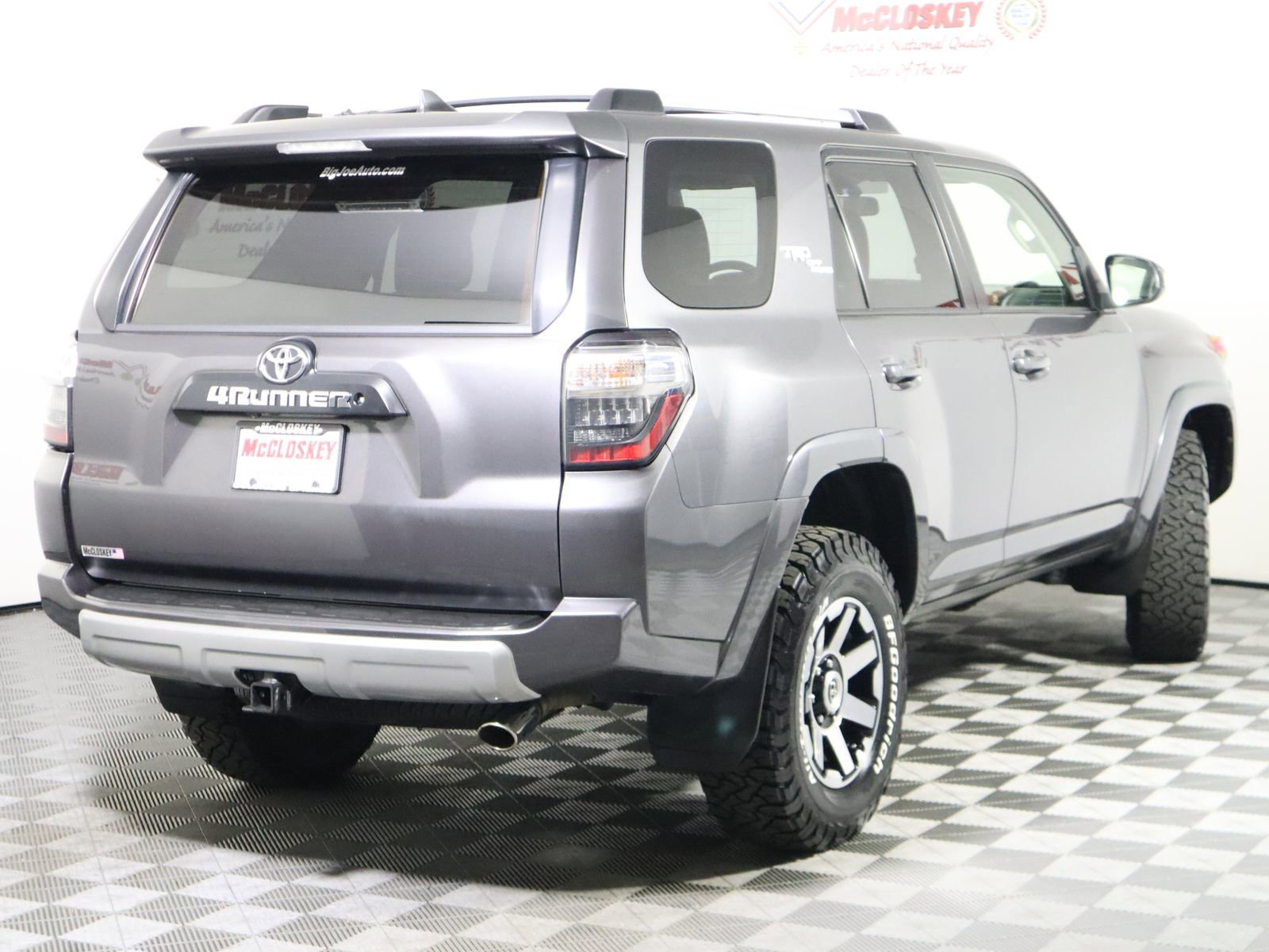 Used 2017 Toyota 4Runner TRD Off-Road w/ Convenience Package image 5
