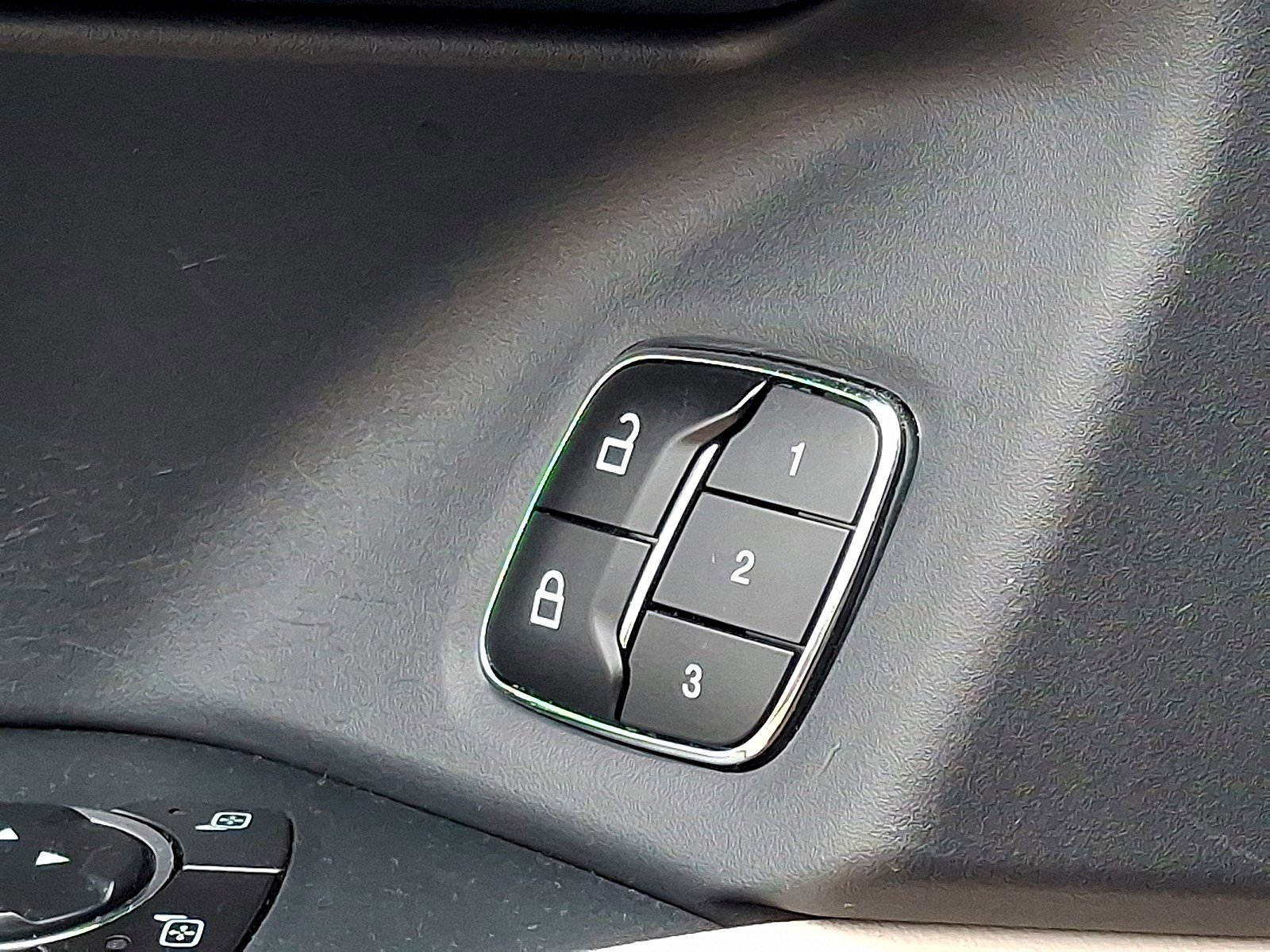 Used 2023 Ford Expedition Platinum image 27