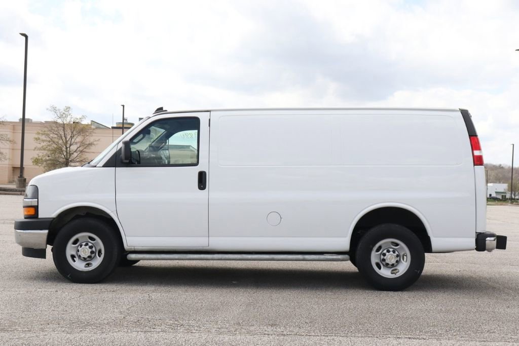 Used 2024 Chevrolet Express 2500 w/ Driver Convenience Package RWD image 5