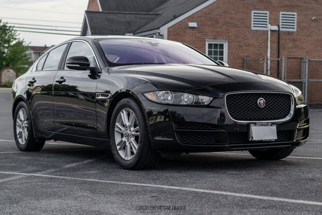 Used 2018 Jaguar XE Premium AWD/4WD image 12