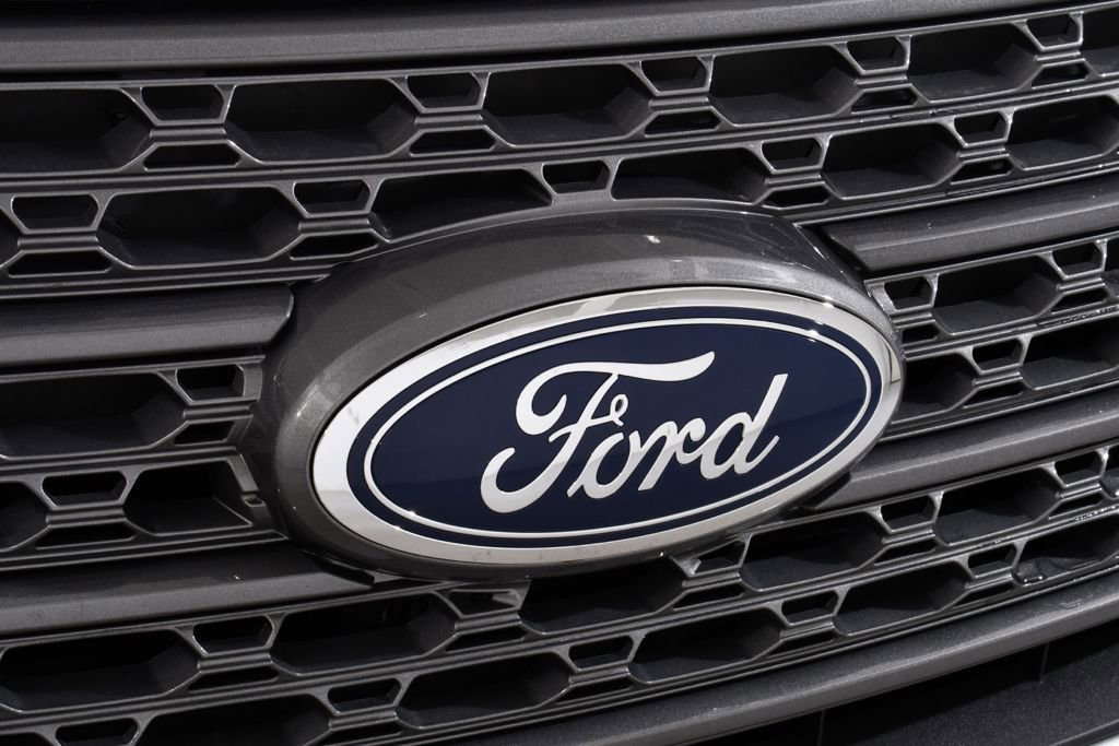 Used 2023 Ford Explorer XLT w/ Equipment Group 202A image 22