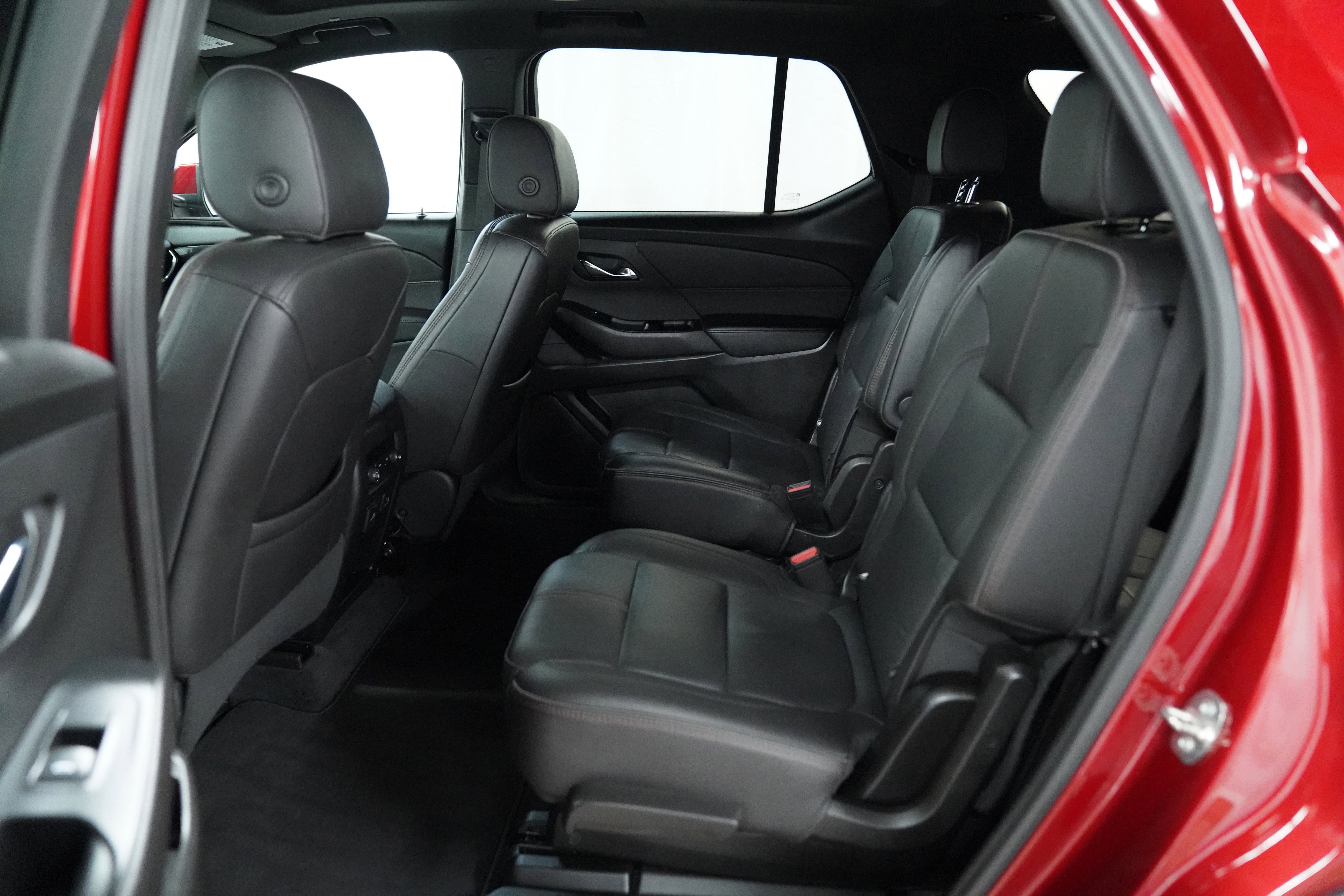 Used 2023 Chevrolet Traverse RS image 5