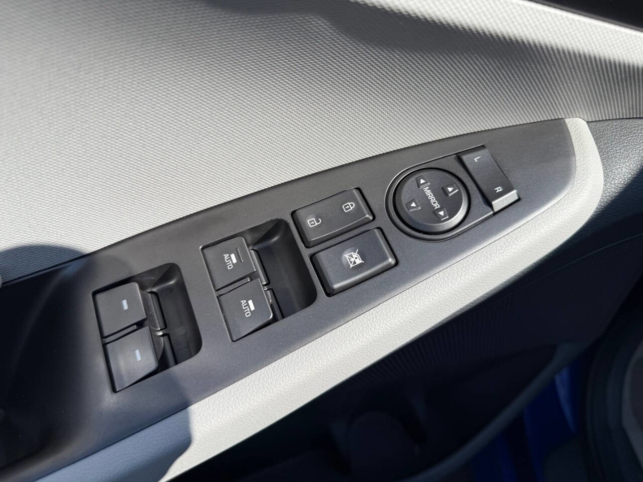 Used 2020 Hyundai Ioniq SEL image 15