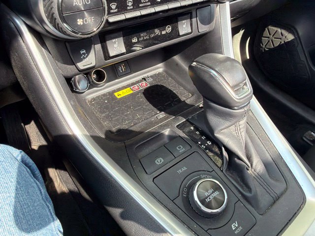 Used 2023 Toyota RAV4 XSE AWD/4WD image 16