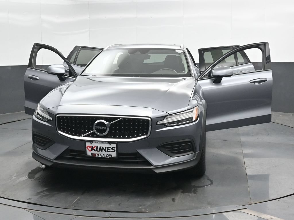 Used 2020 Volvo V60 T5 Cross Country w/ Protection Package AWD/4WD image 32