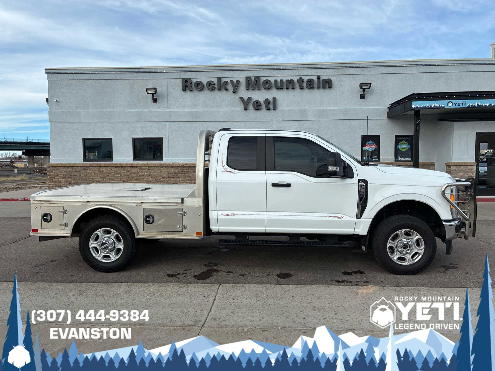 Used 2023 Ford F250 XL w/ Snow Plow Prep Package AWD/4WD image 2