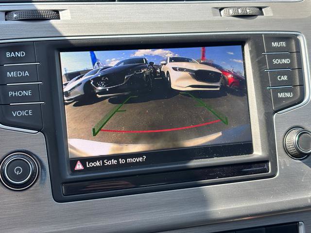 Used 2016 Volkswagen Golf 4dr Auto TSI image 24