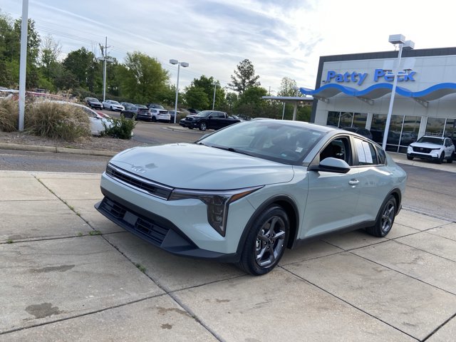 Used 2025 Kia K4 LXS image 4