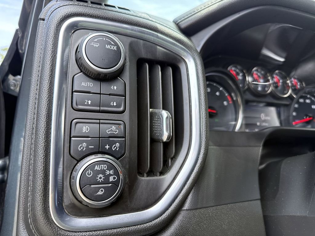 Used 2020 Chevrolet Silverado 2500 LTZ w/ LTZ Plus Package AWD/4WD image 33