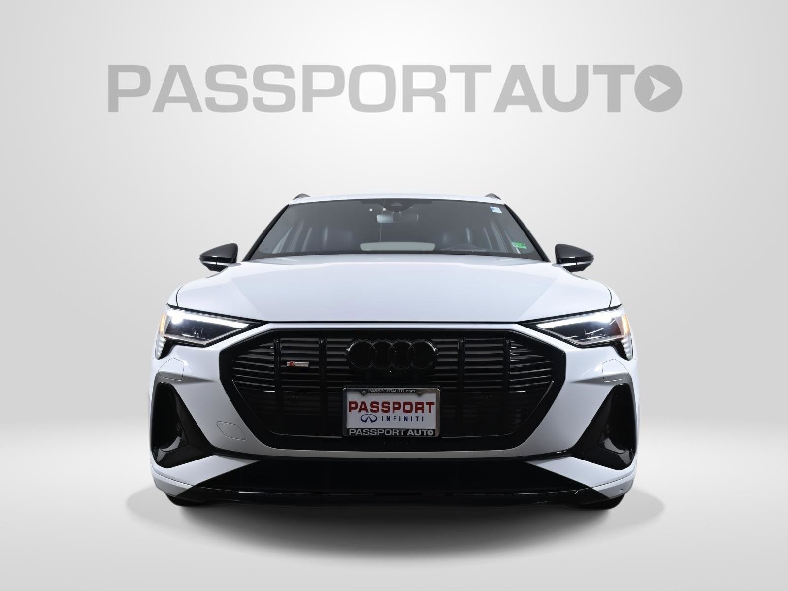 Used 2022 Audi e-tron Chronos image 2