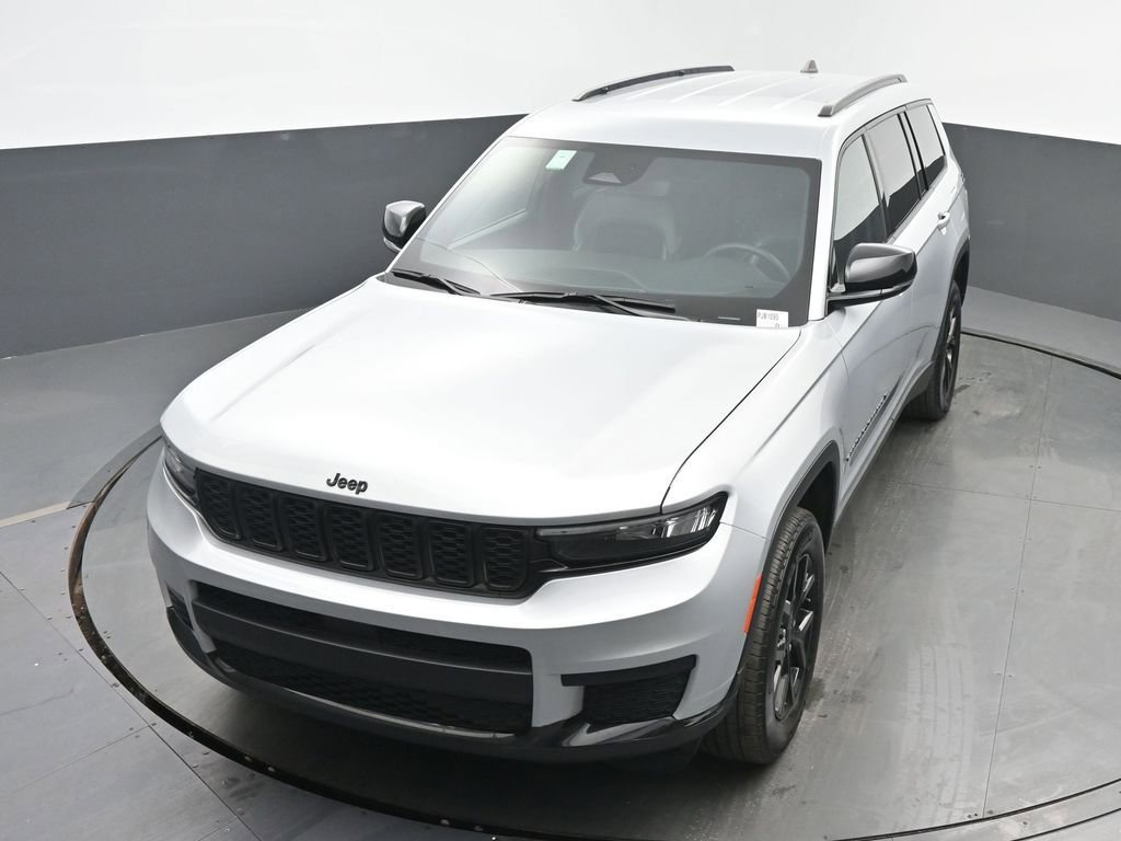 Used 2024 Jeep Grand Cherokee L Laredo image 40