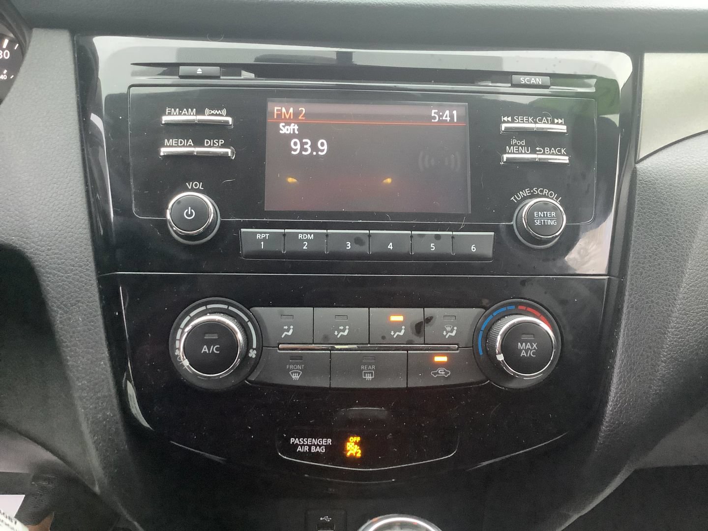 Used 2018 Nissan Rogue Sport S w/ S Appearance Package AWD/4WD image 30
