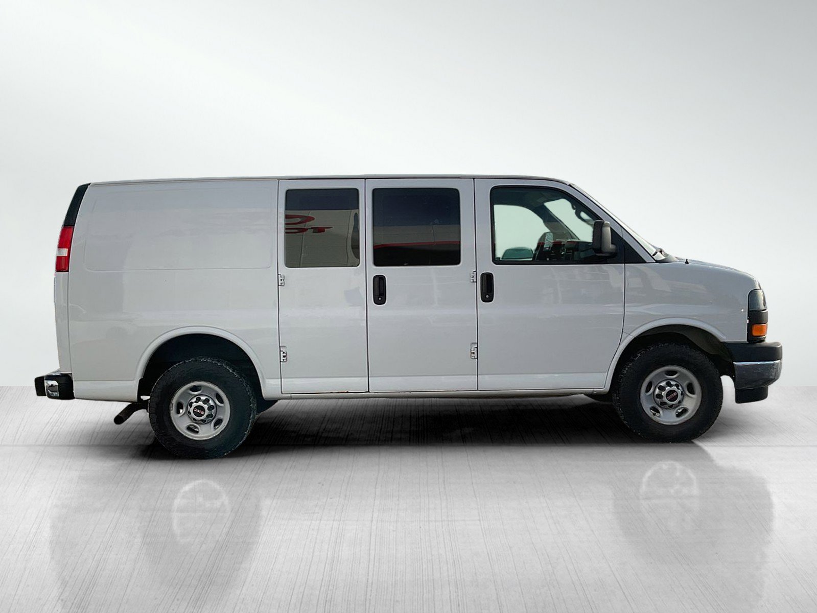 Used 2017 GMC Savana 2500 image 6