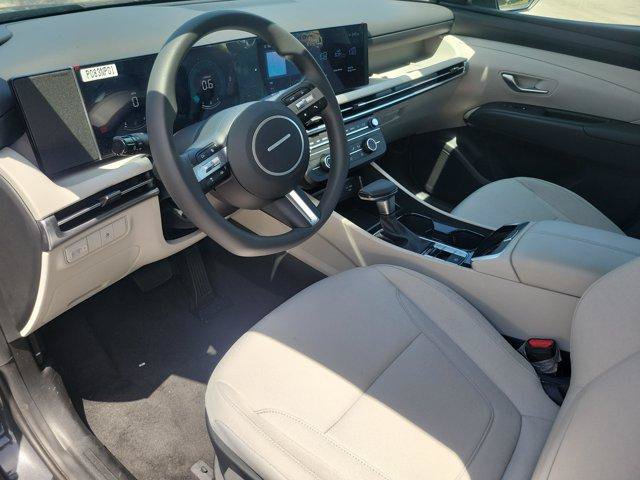 Used 2025 Hyundai Tucson SE FWD image 12