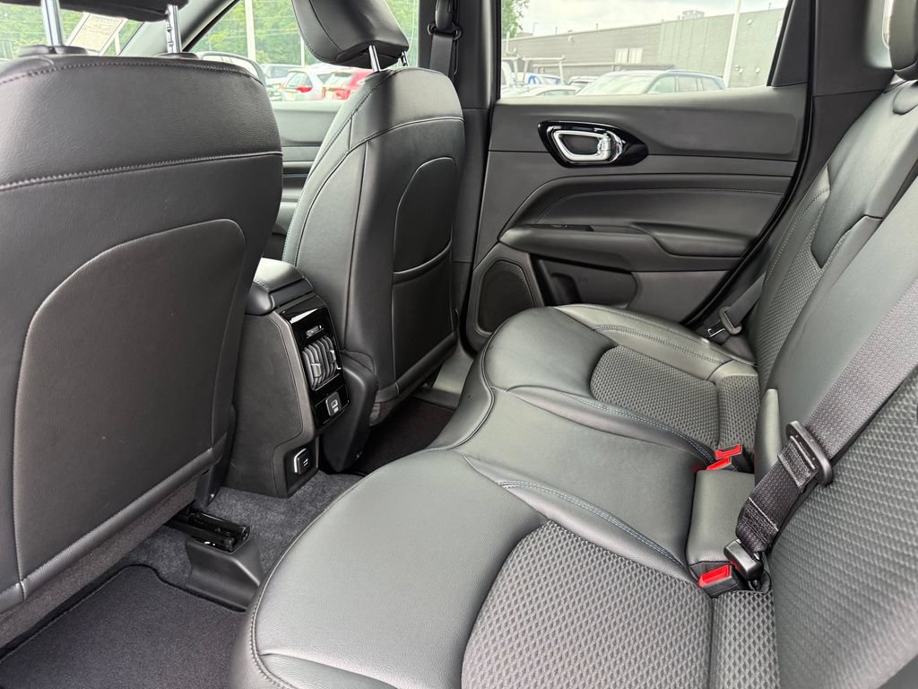 New 2026 Jeep Compass Latitude AWD/4WD image 24