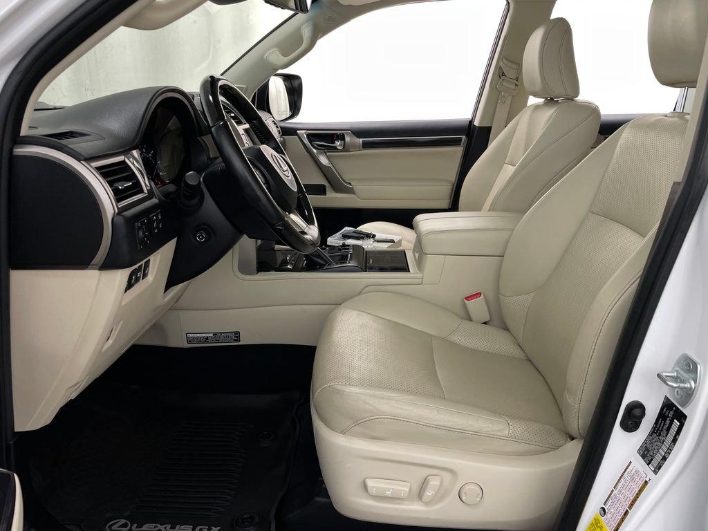 Used 2020 Lexus GX 460 Luxury w/ Accessory Package AWD/4WD image 10