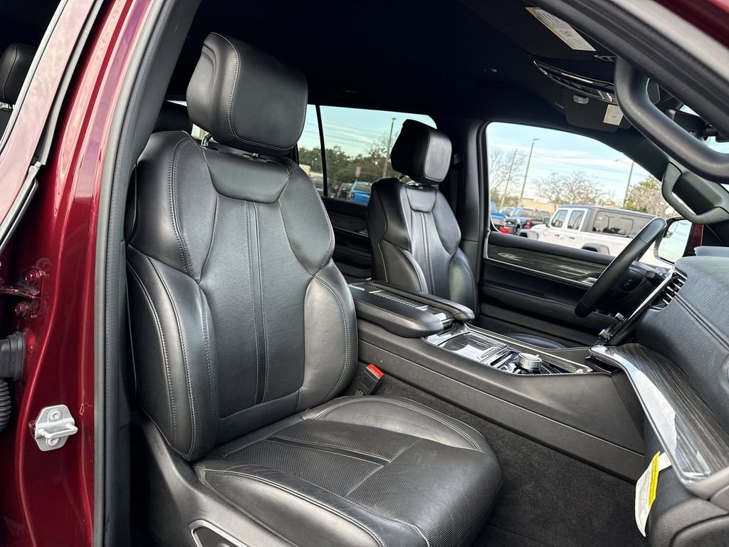 Used 2022 Jeep Wagoneer Series III image 24